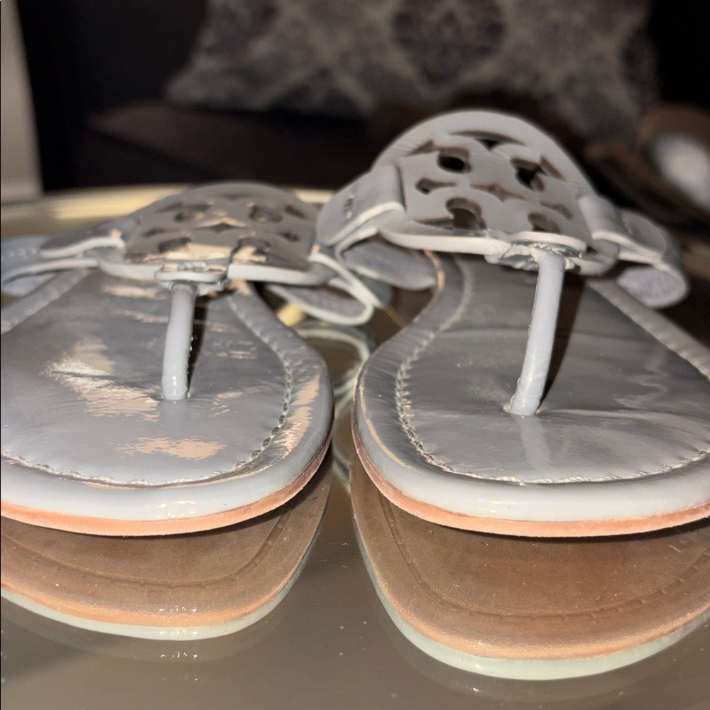 Tory Burch “Miller” Gray Patent Leather Sandals Size 7 1/2M - Picture 5 of 14